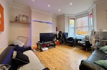 Sunbury Avenue, Jesmond, Newcastle - Image 2